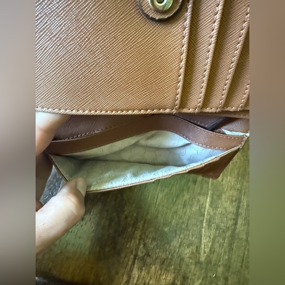 👜 Michael Kors Bi-Fold Wallet - Picture 6 of 6